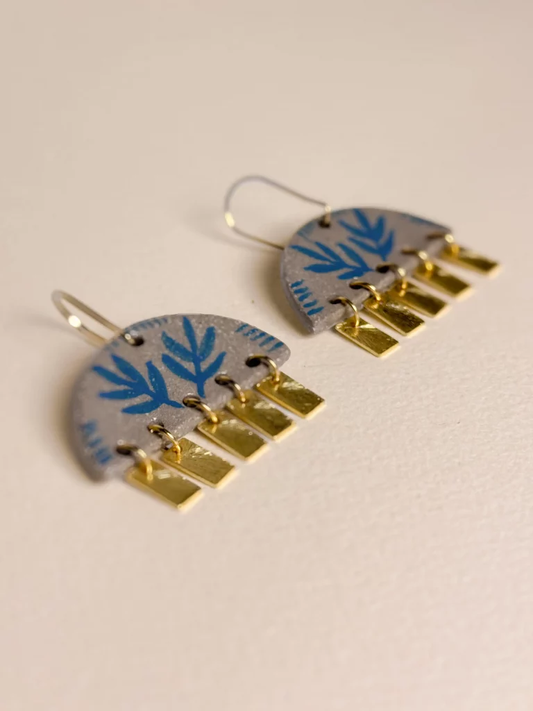 bijoux faits main, boucles d'oreilles céramiques, porcelaine, plaqués or, Studio Alchimies