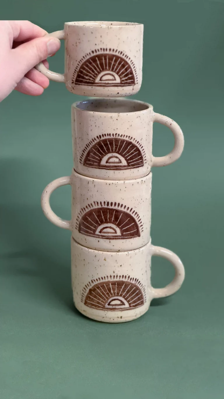 totem de Tasses empilées motif soleil, Poterie fait main, Studio Alchimies, Céramique